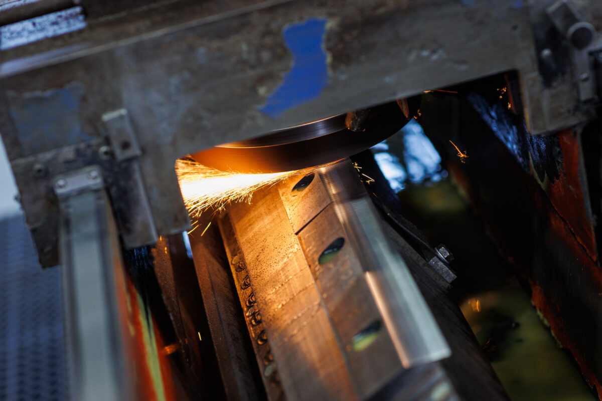 Manual Grinding Department Integrity Saw & Tool